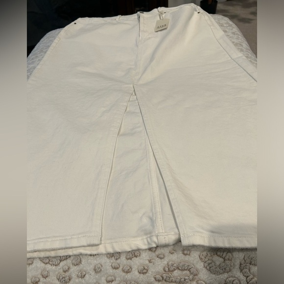 NWT A.N.A Women’s Size 18 Hi-rise White Jean Skirt - Picture 2 of 7